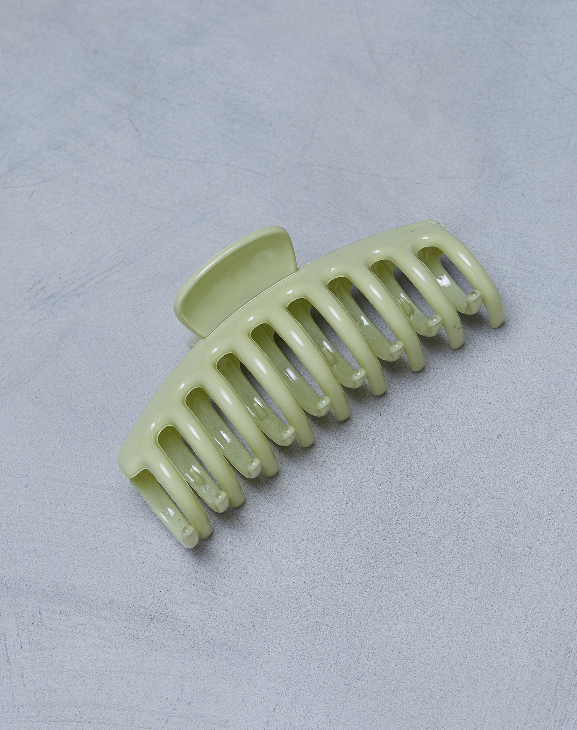 Lenta Hair Claw in Green