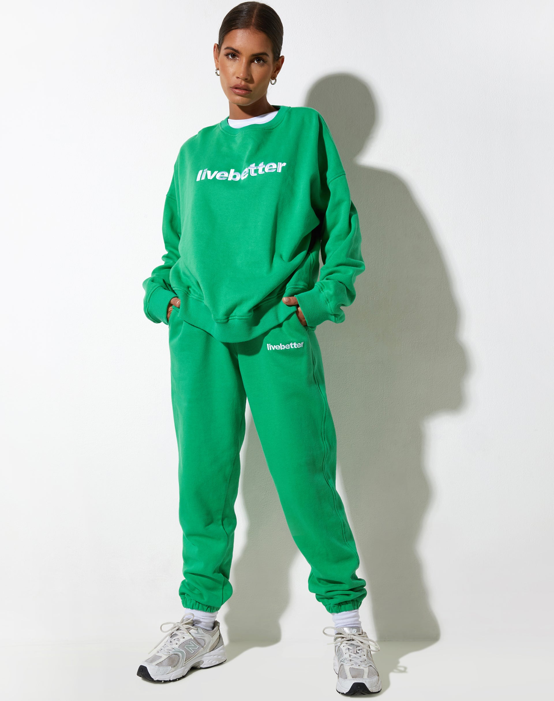 Ted Sweatshirt in Fun Green with 'Live Better' Embro
