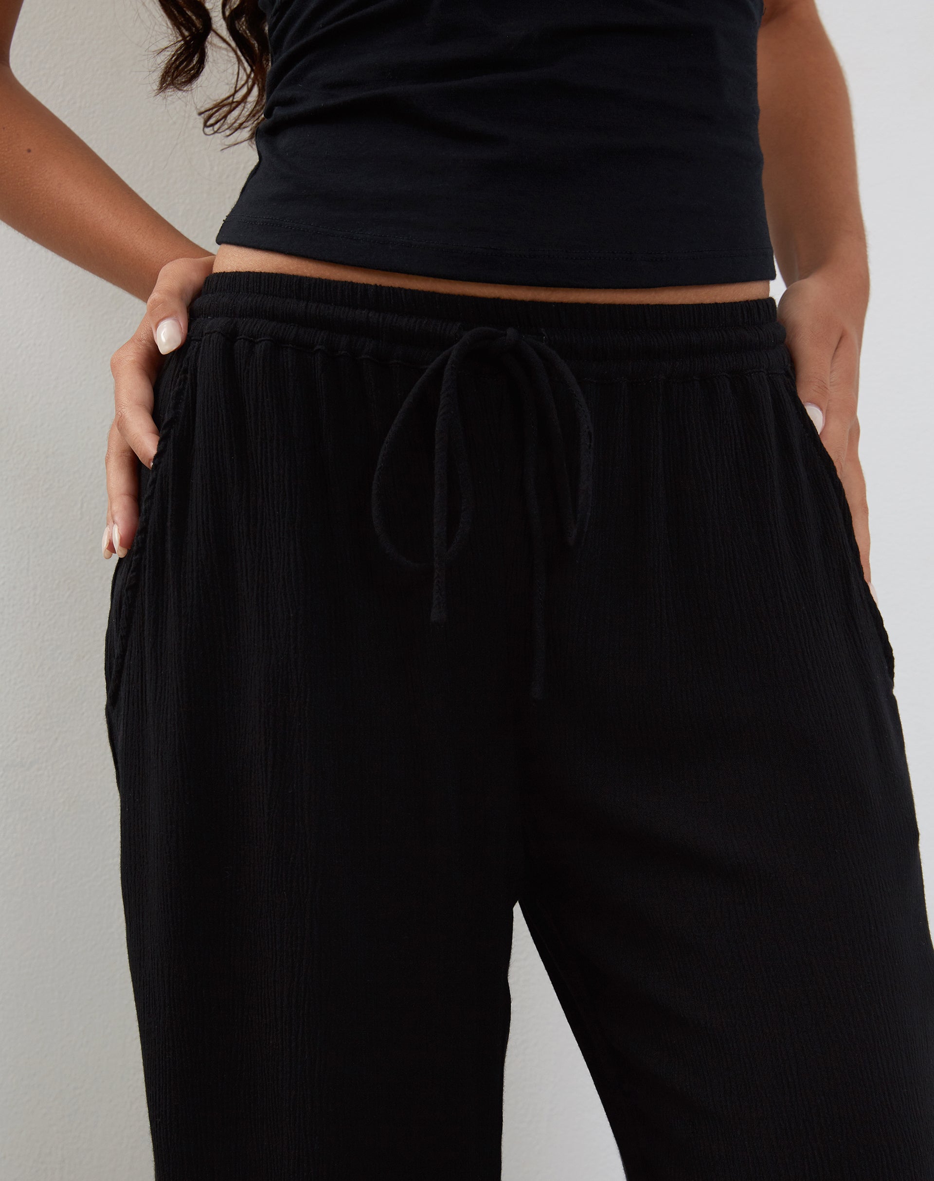 Cisa Wide Leg Trouser in Crinkle Black