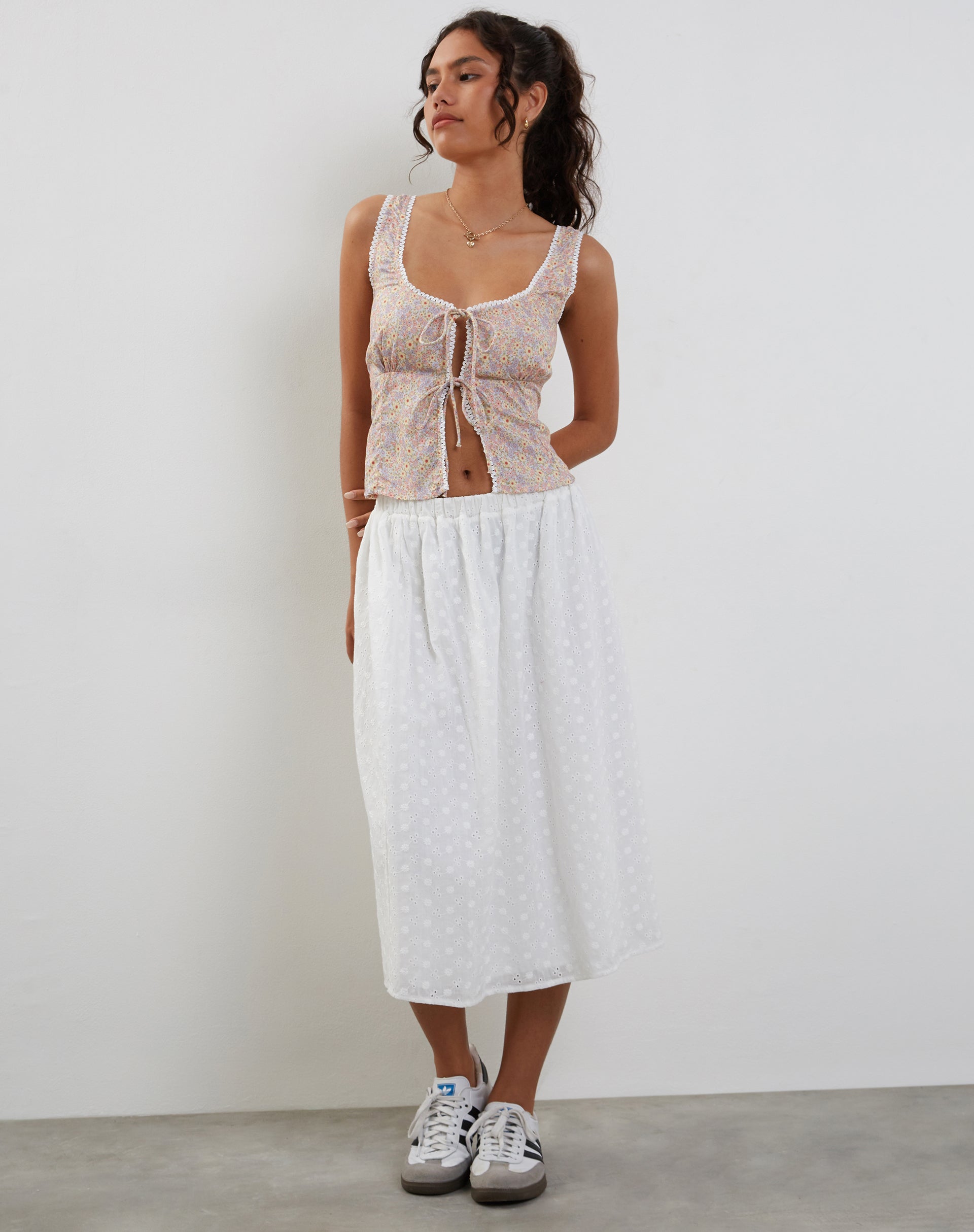 Esau Tie Front Top in 70s Prairie Girl Floral