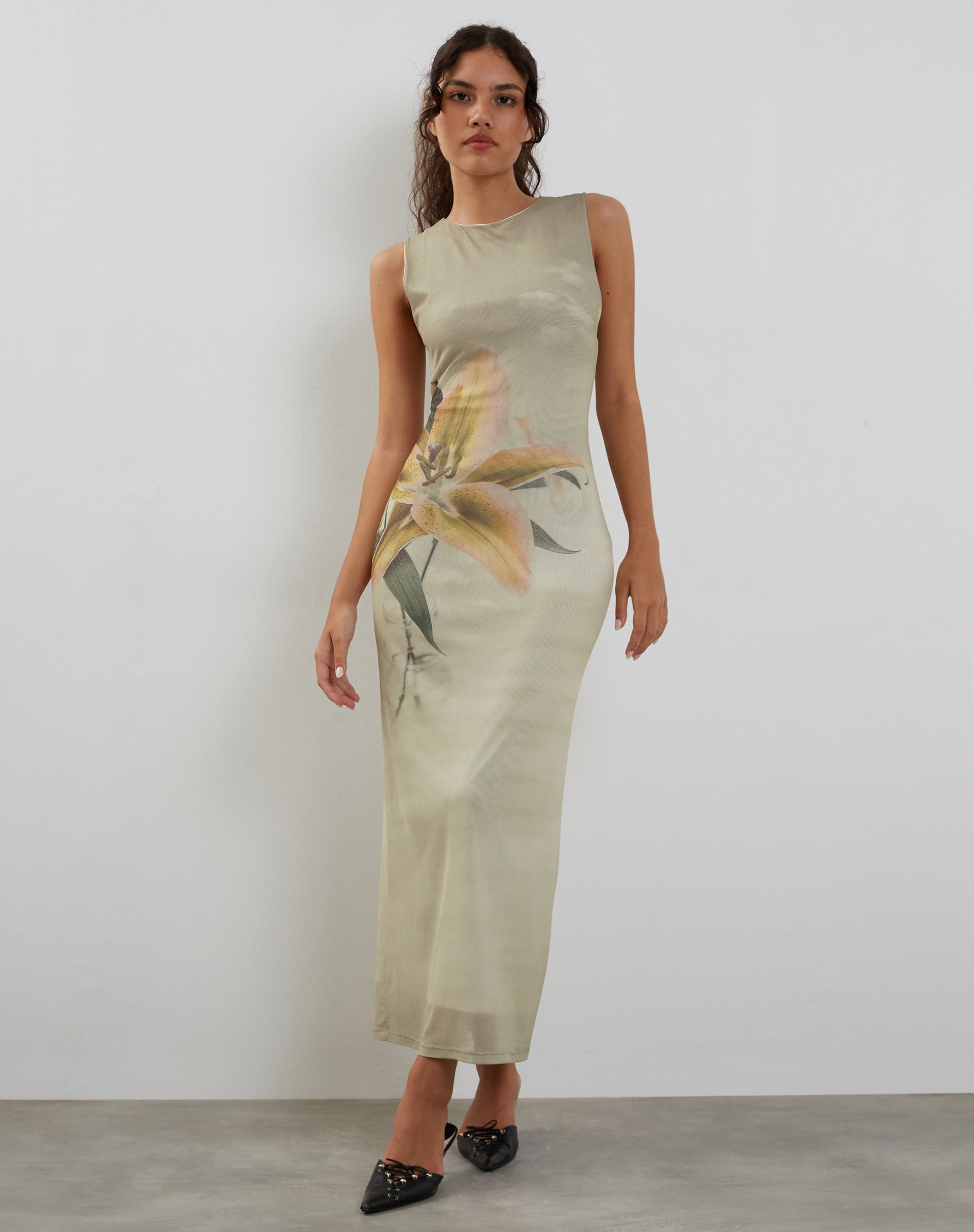 Fayola Printed Maxi Dress in Yellow Lily Print