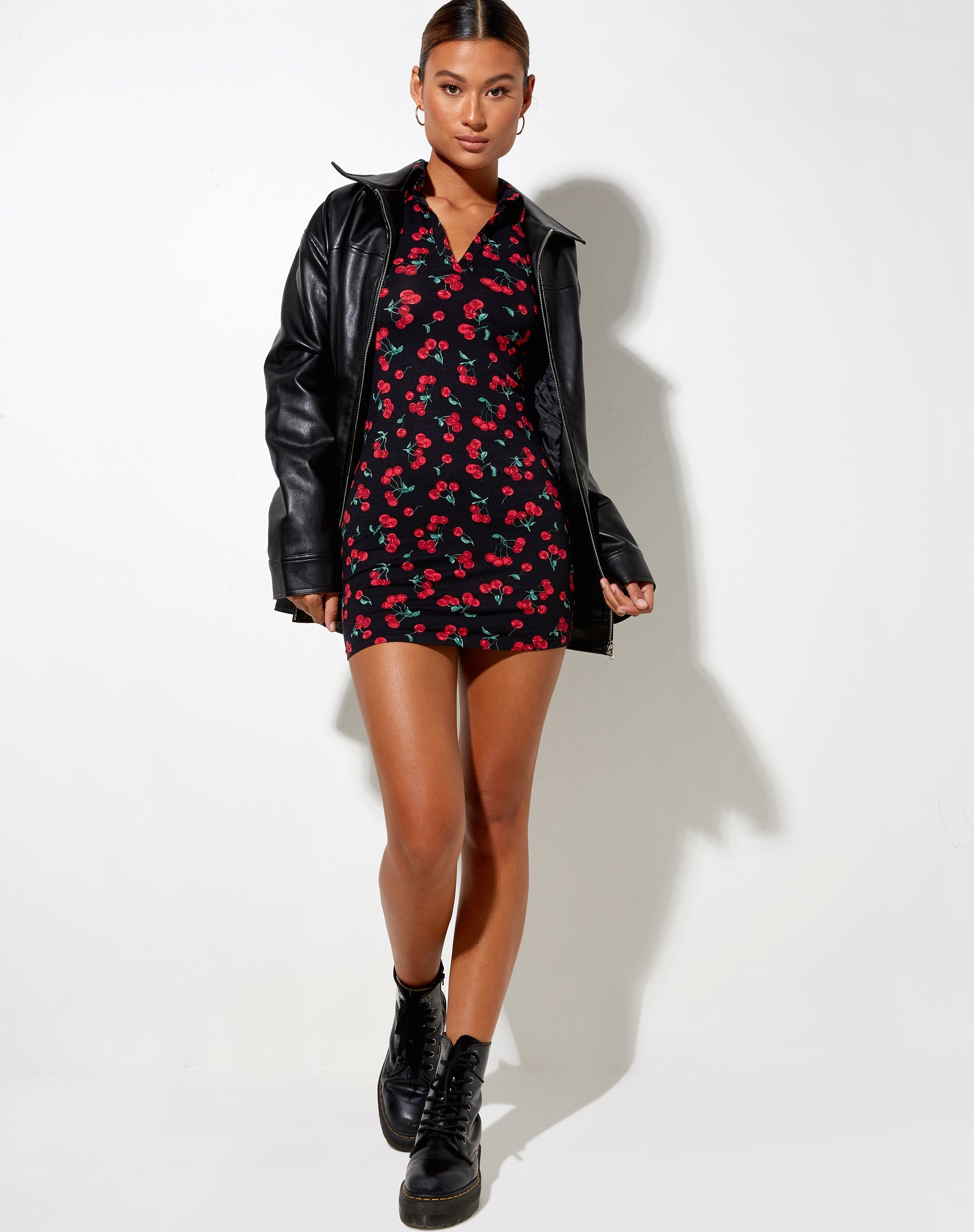 Jeeves T-Shirt Dress in Cherries Black