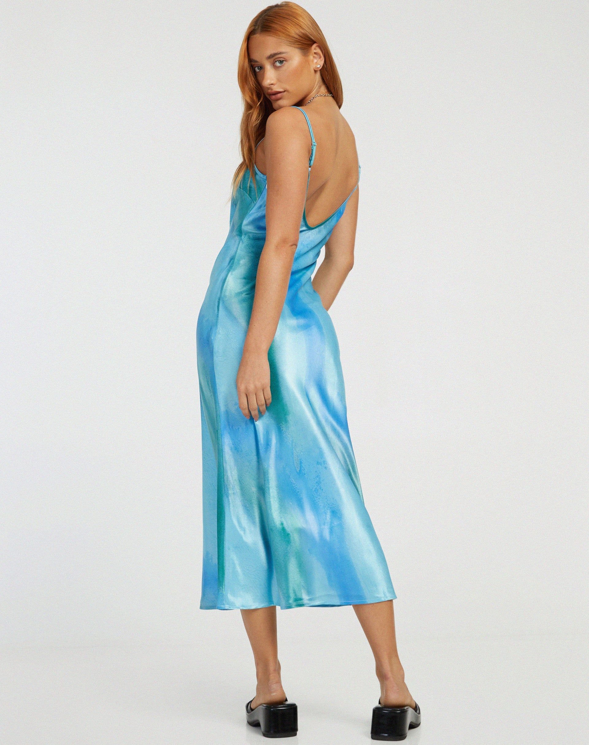 Juvina Midi Dress in Satin Watercolour Tosca