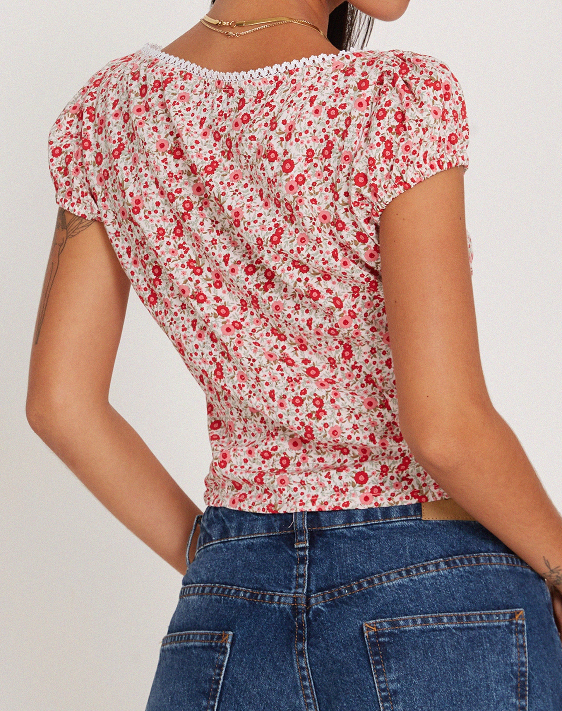 Laz Top in Blush Red Ditsy Floral