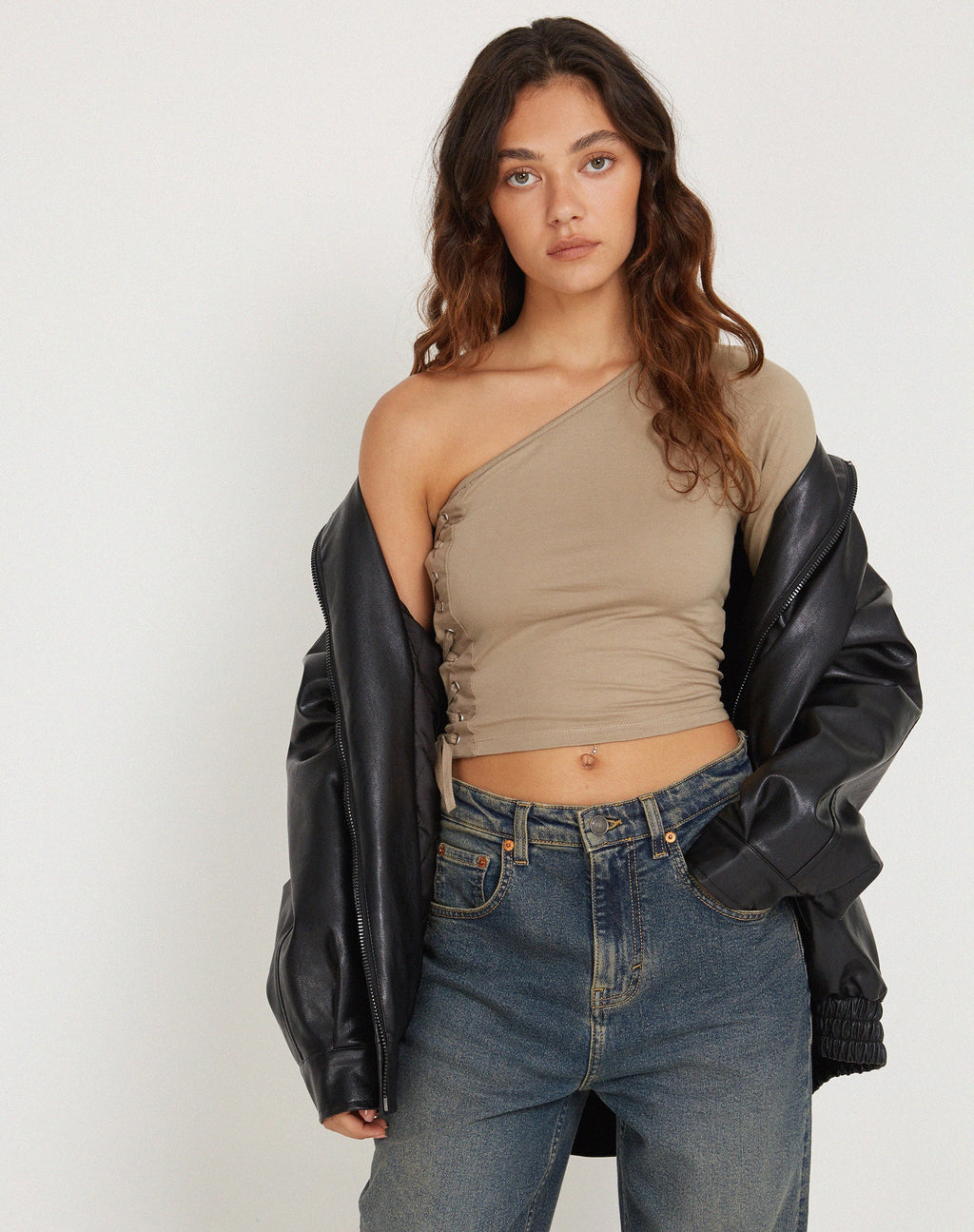 Quinley One Sleeve Top in London Fog