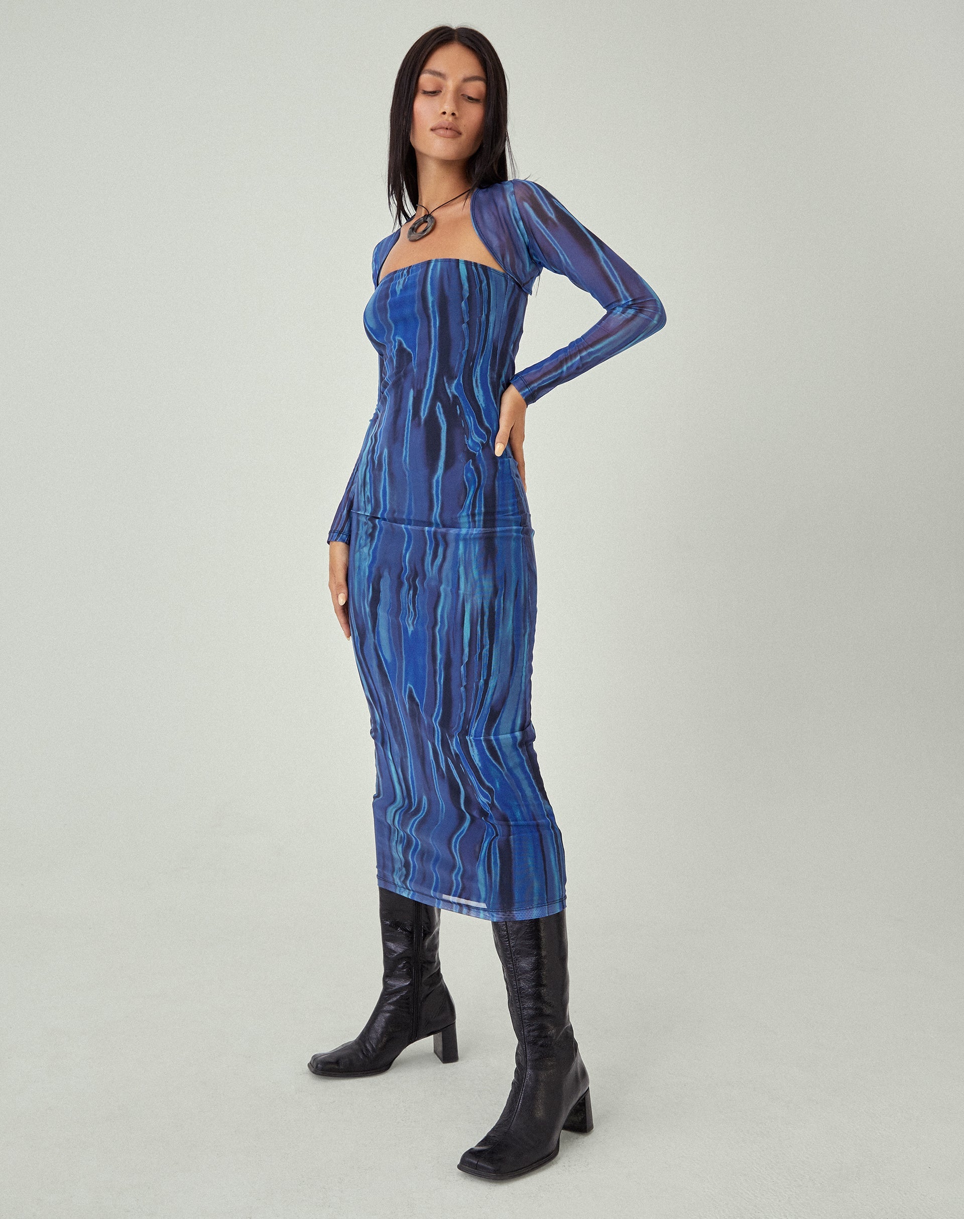 MOTEL X JACQUIE Shuro Midi Dress in Colour Bleed Blue