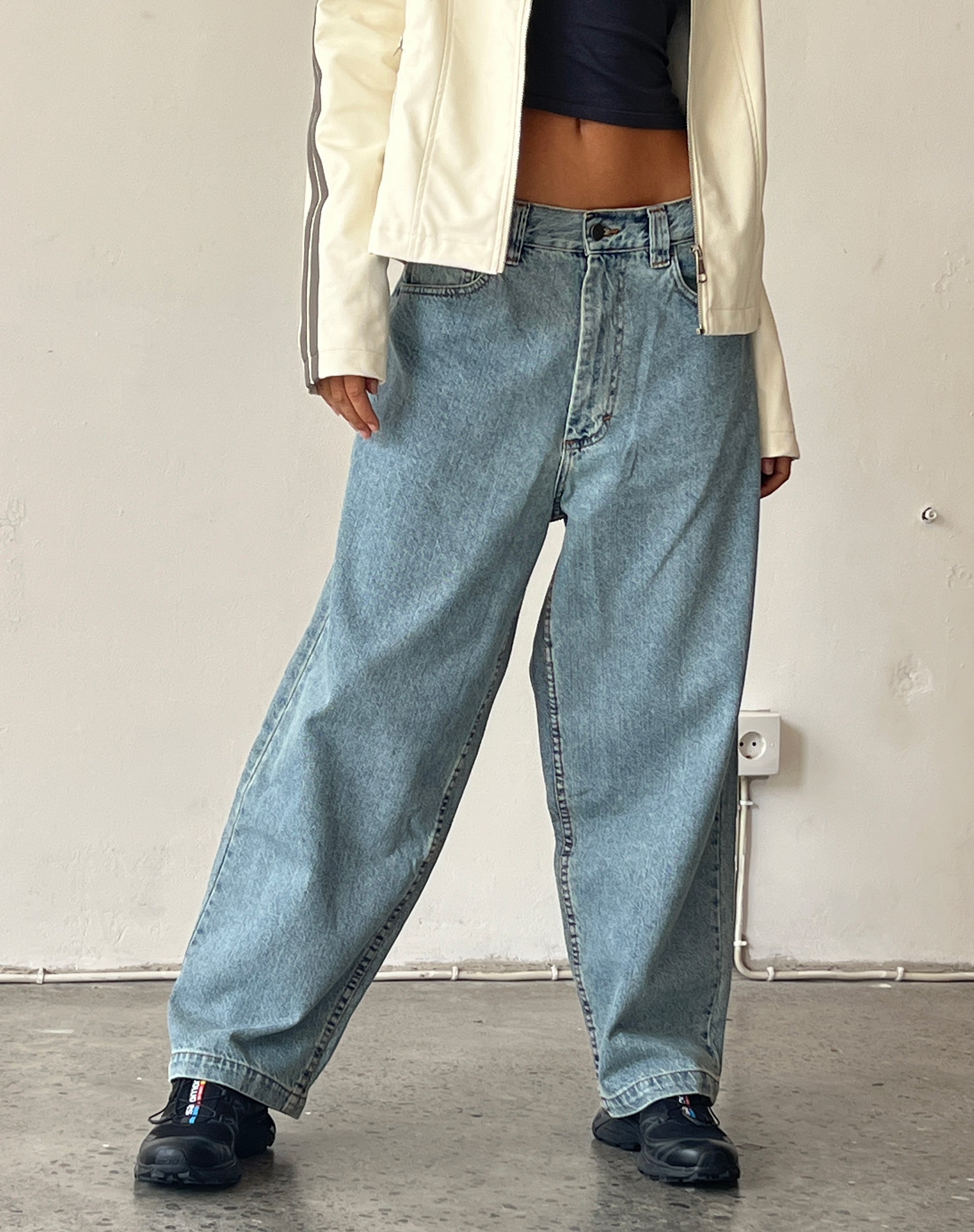 Skater Low Rise Jean in Vintage Light Wash