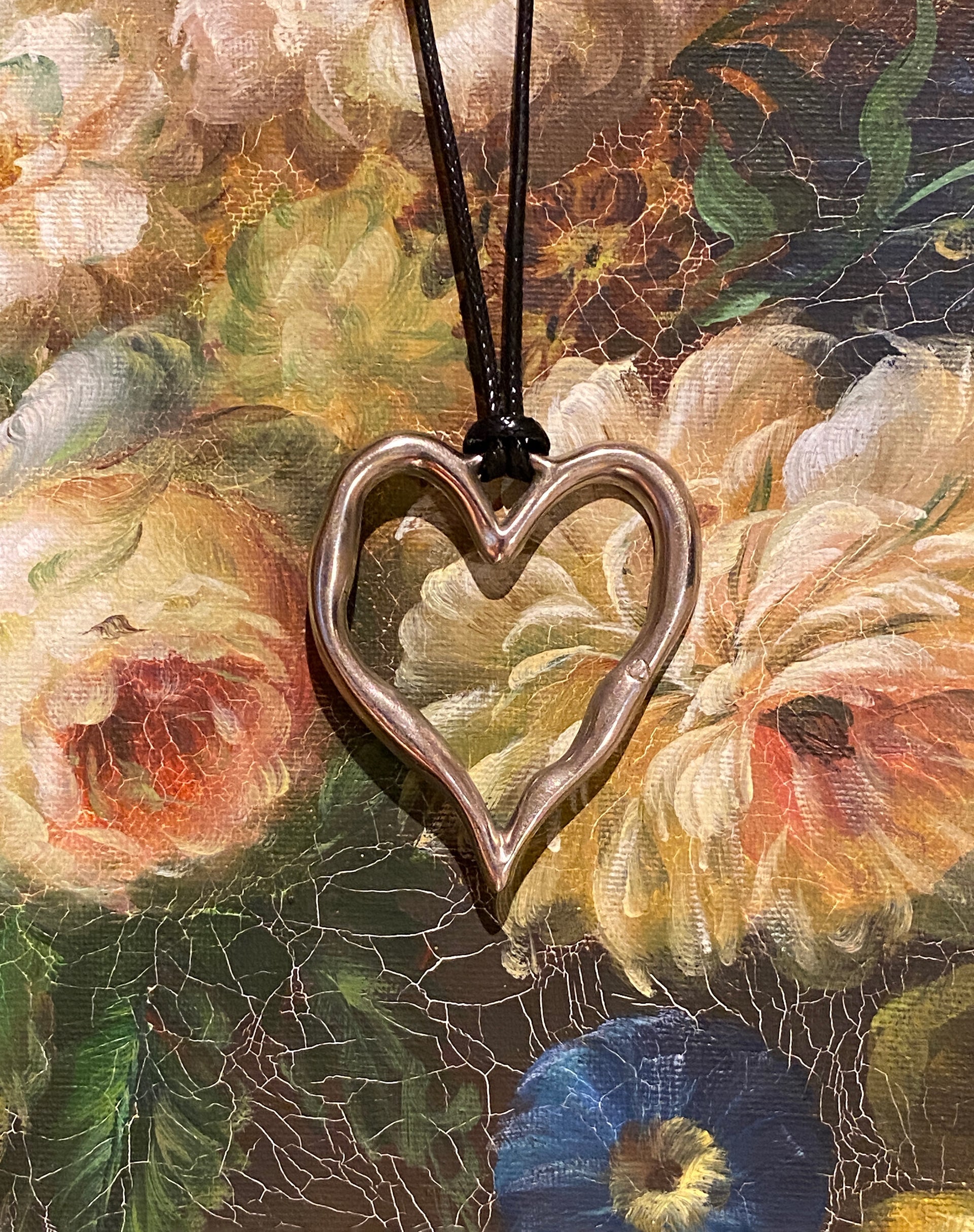 Suarti Rope Necklace with Silver Heart Pendant